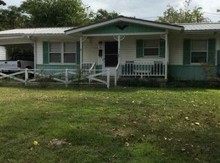 365 16th St SW, Paris, TX 75460