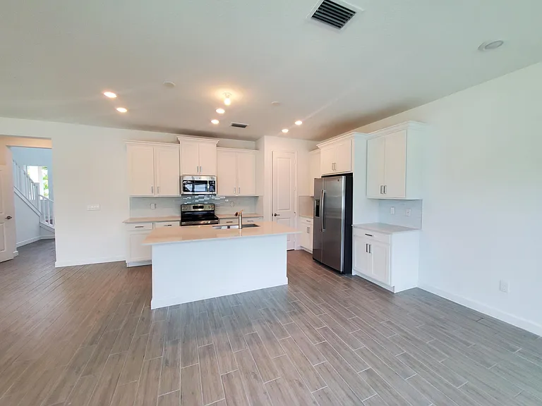 1590 Verawood Ln — Photo 5