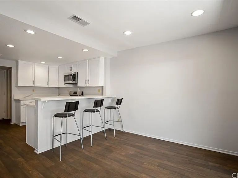 6 Glenhurst — Photo 13