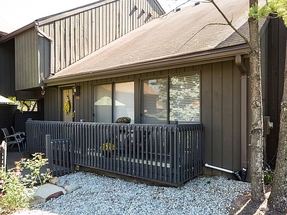 Entrance front porch