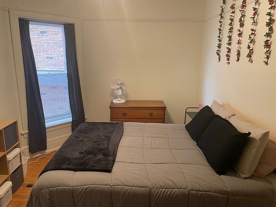 1st image of 3045-51 N Oakland Ave #22