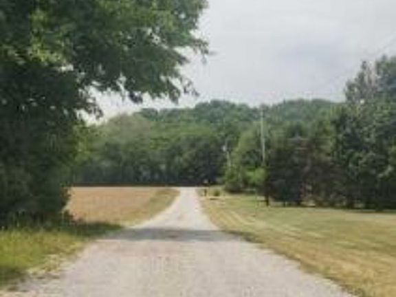 Exterior Neighborhood (street photo)