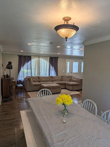 1359 N 400 E Photo 1