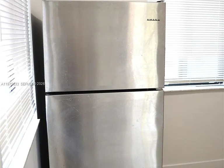 1035 SW 4th St #3 — Photo 5