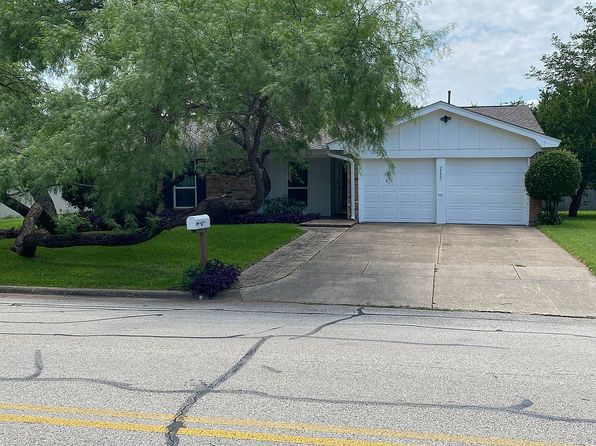 2225 Shady Brook Dr
