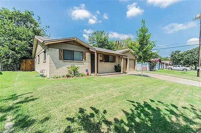 1117 Russell Ln — Photo 7
