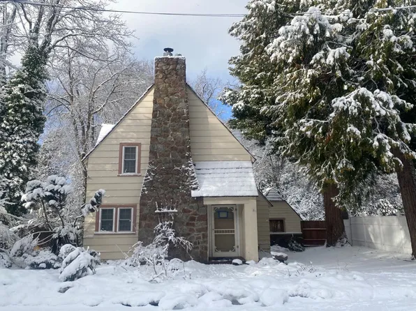 305 S A St, Mount Shasta, CA 96067