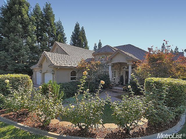1st image of 1160 Bluffs Pl