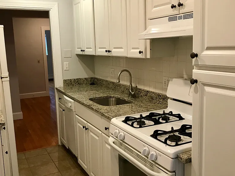 8 Mount Ida St #1 — Photo 2