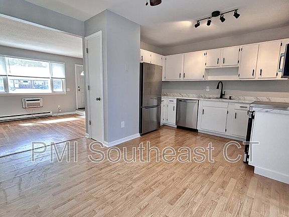 4th image of 98 Canterbury Rd #F