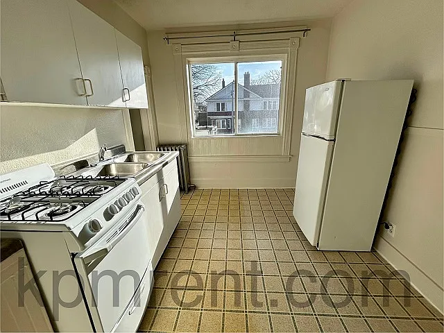 400 6th Pl NW #3 — Photo 3