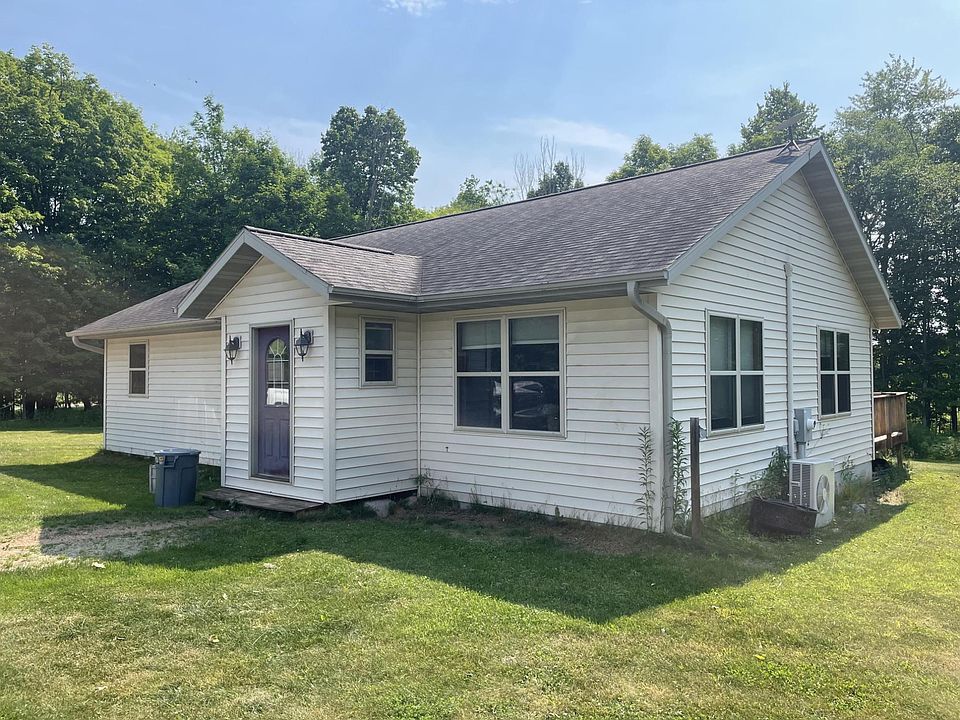 1st image of 83045 Blueberry Rd