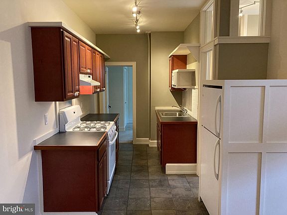 2nd image of 527 N 19th St APT 2