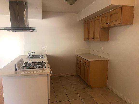 5th image of 809 S Sierra Vista Ave #5