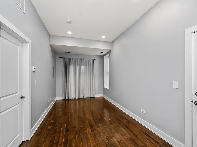 1320 W Chestnut St #2R — Photo 4