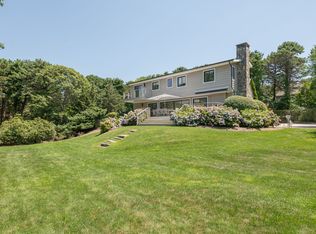 70 McGregor Dr, Southampton, NY 11968