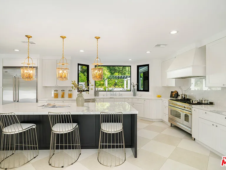 4608 Westchester Dr — Photo 19