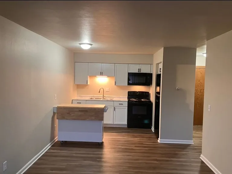 Heritage House Apartments — Photo 4