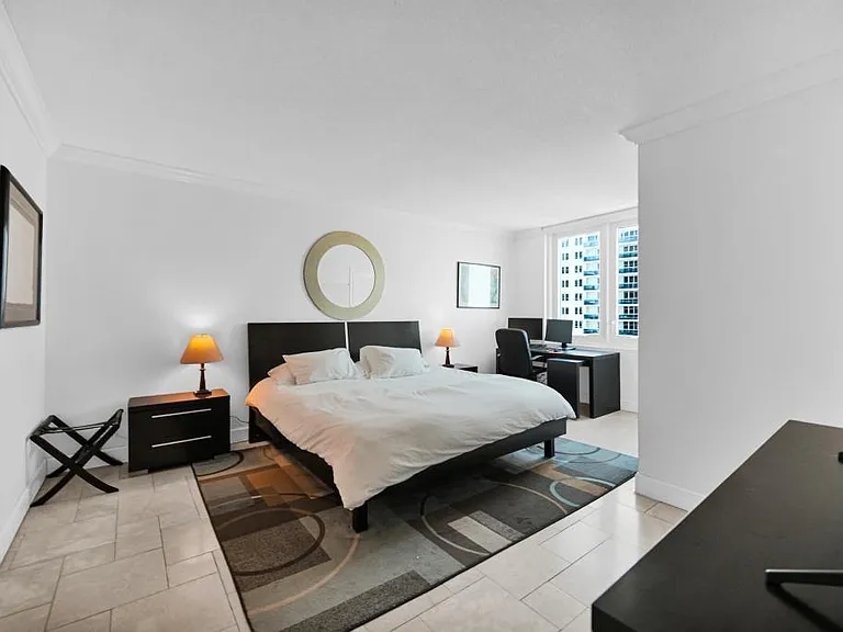 2301 Collins Ave #1015 — Photo 10