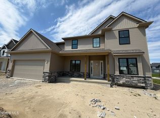 5051 Magnolia Dr, Oregon, OH 43616