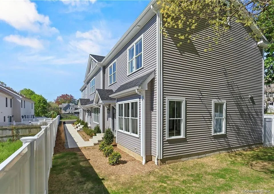 348 Halley Ave #348