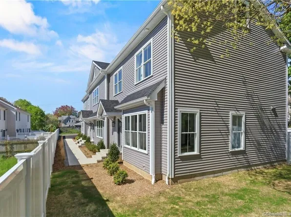 348 Halley Ave #348, Fairfield, CT 06825