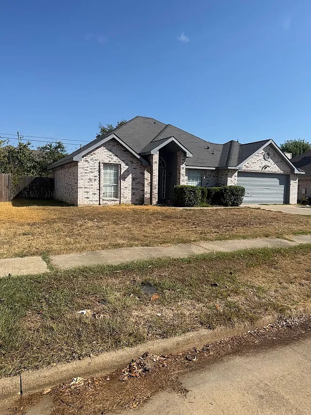 3 bed, 1500 sqft, $1,995 — Photo 2