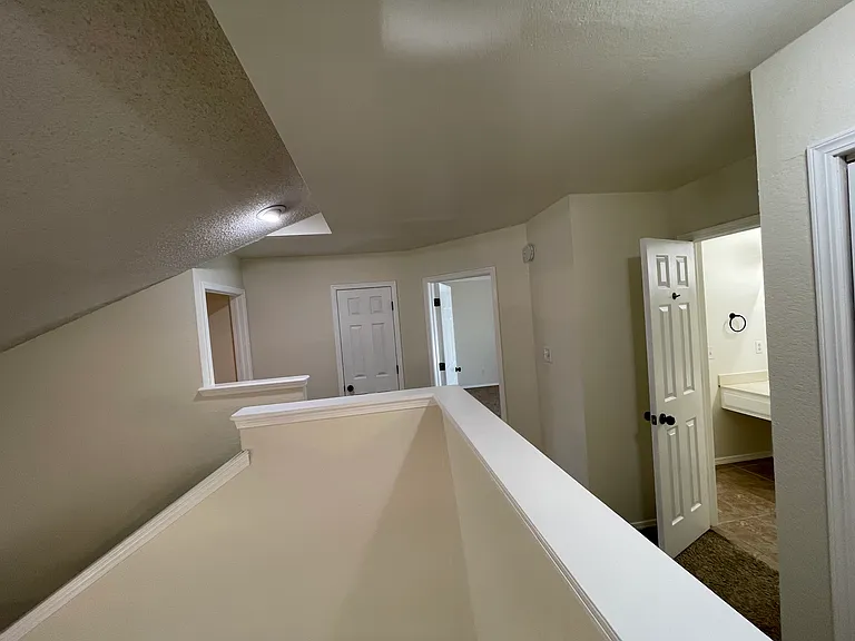 813 E Indianapolis St — Photo 22