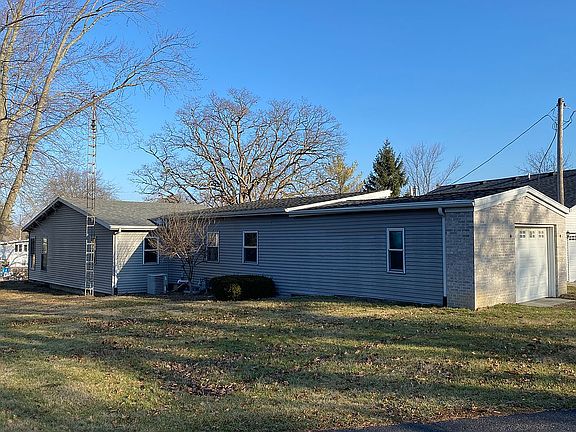 3rd image of 160 Sunrise Ct
