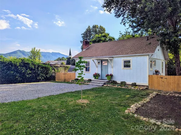 33 Maxwell St, Waynesville, NC 28786