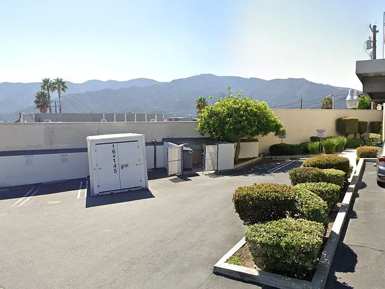 Foothill Blvd. Apartments — Photo 17