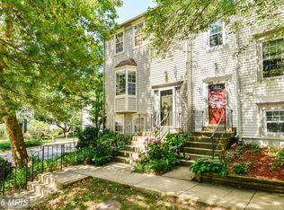 2399 Hunters Square Ct, Reston, VA 20191