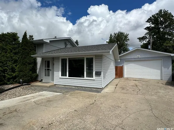 19 Sampson PLACE, Regina, SK S4R 4R5