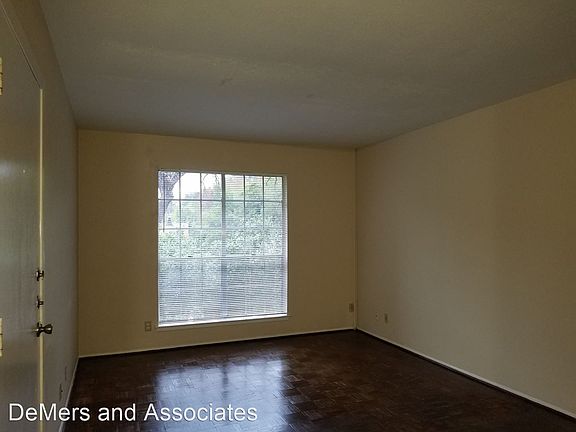 4th image of 305 W Woodlawn Ave APT 102