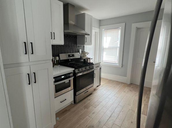 7 Dickson St #2