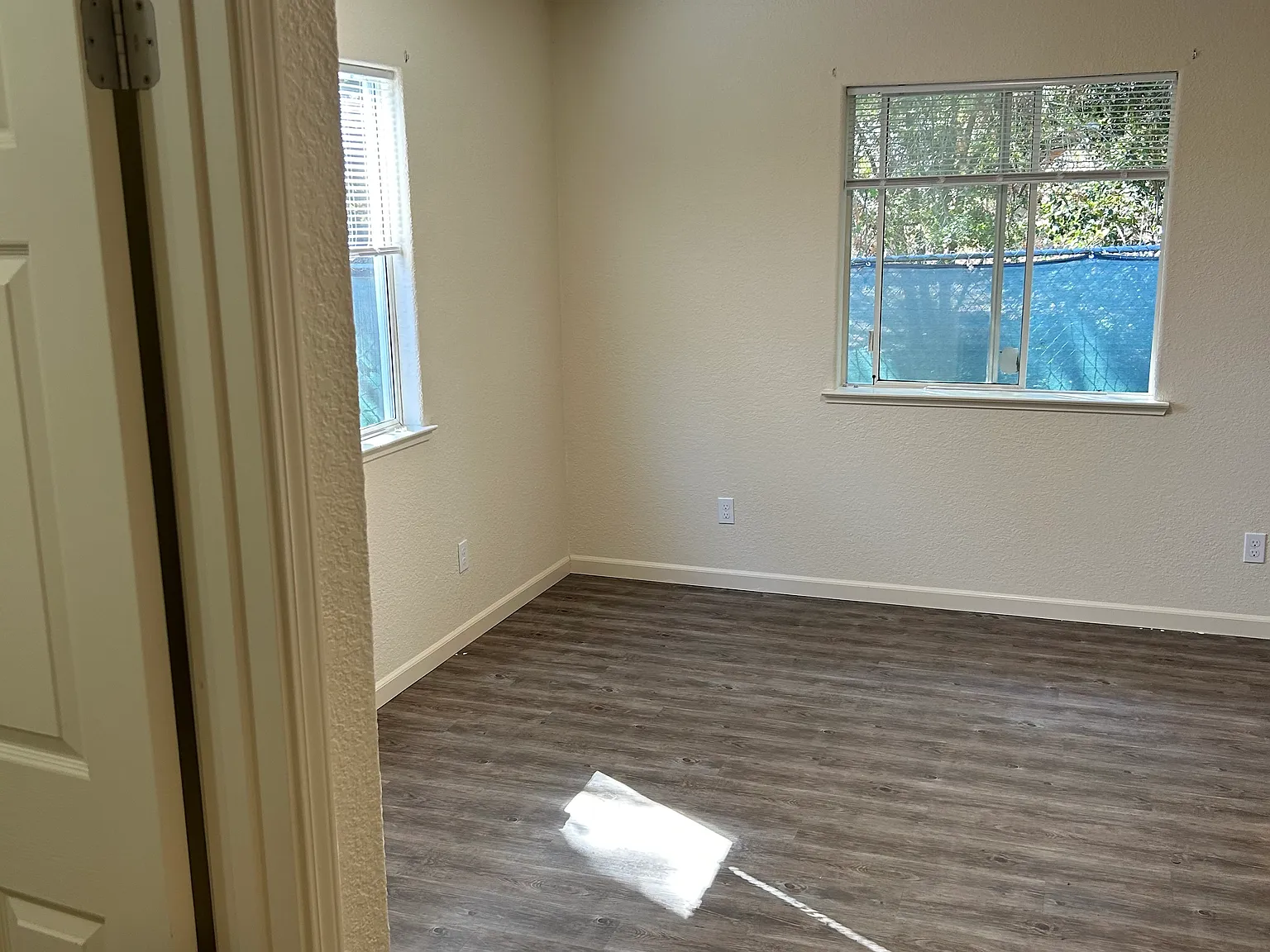 2 bed, 1000 sqft, $1,800 — Photo 4