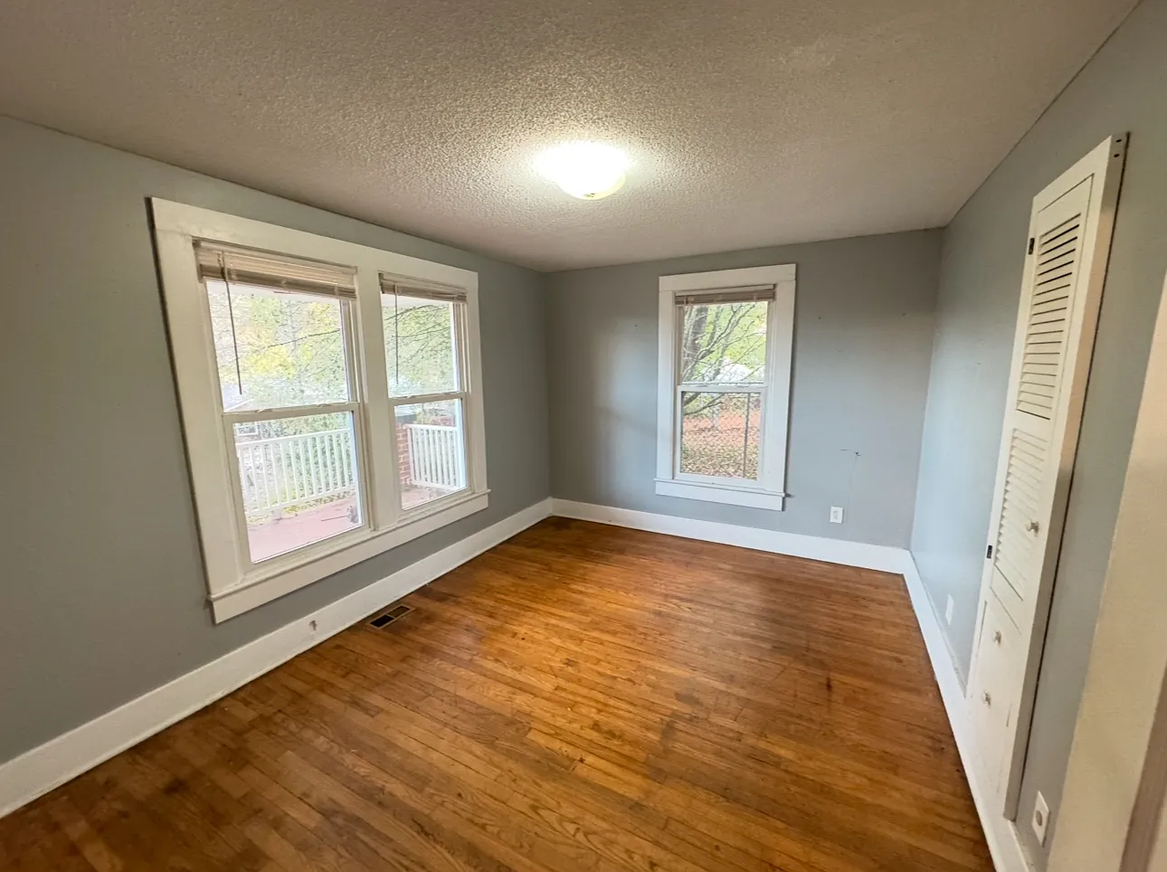 2 bed, 896 sqft, $1,200 — Photo 2