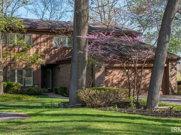 1749 W North Shore Dr, South Bend, IN 46617