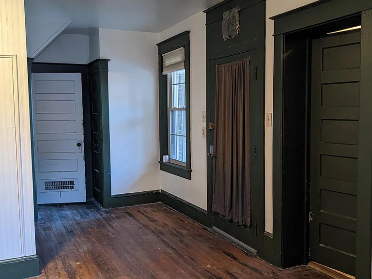 201 W King St #1 — Photo 6