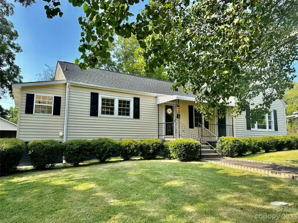 102 Woodland Ave, Great Falls, SC 29055