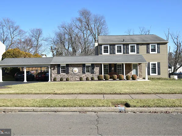 724 Ross Dr, Feasterville Trevose, PA 19053
