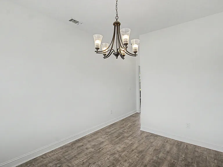 40 Rimes Ave — Photo 2