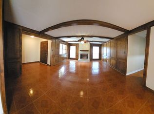 40 Campeche Cir, Galveston, TX 77554