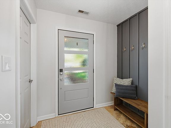 3rd image of 1816 Acorn Rd