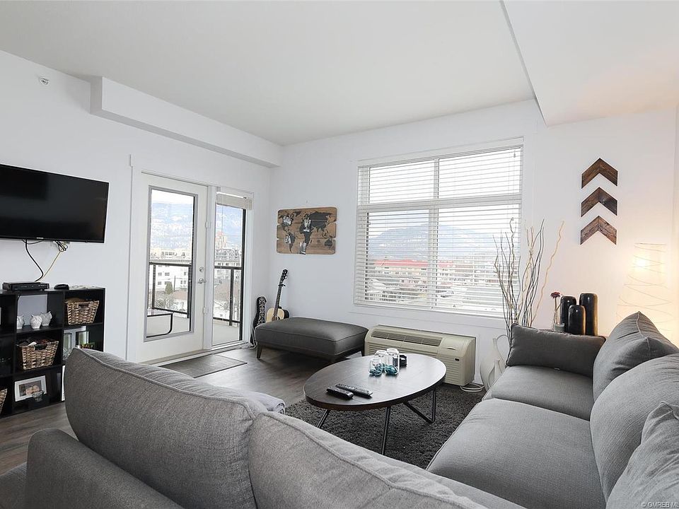 1st image of 710 Stockwell Ave #402