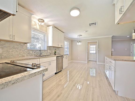 4th image of 4310 Woodvalley Dr