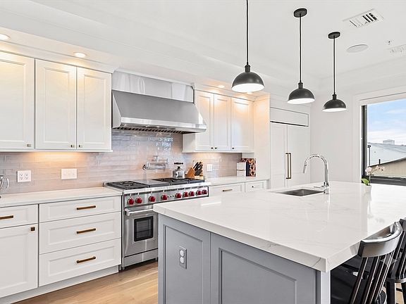 4th image of 377 W 1st St #3