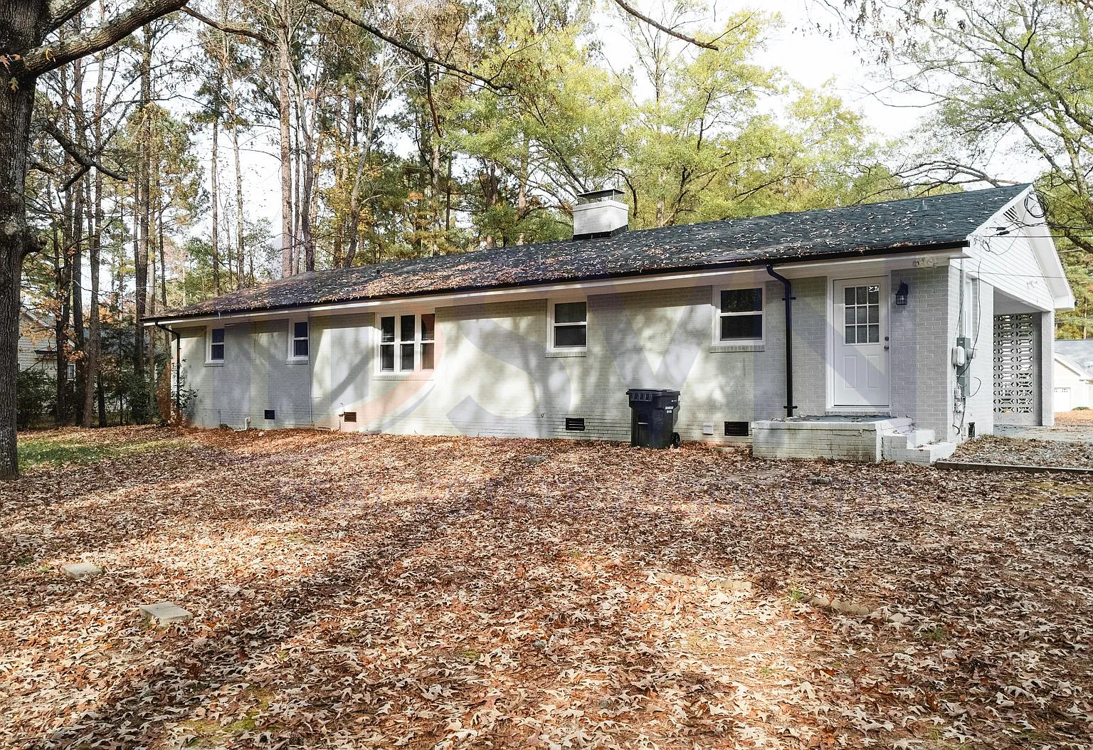 Upgraded Comfort: Charming 3-Bedroom in Durham! — Photo 2