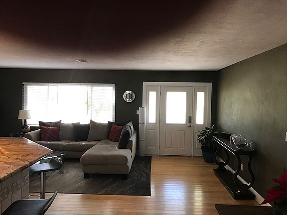 4th image of 5843 31st Ave N