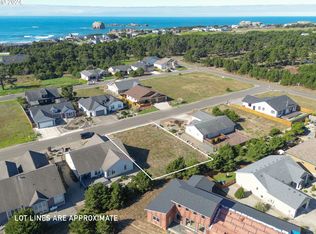 2653 Spinnaker Dr, Bandon, OR 97411